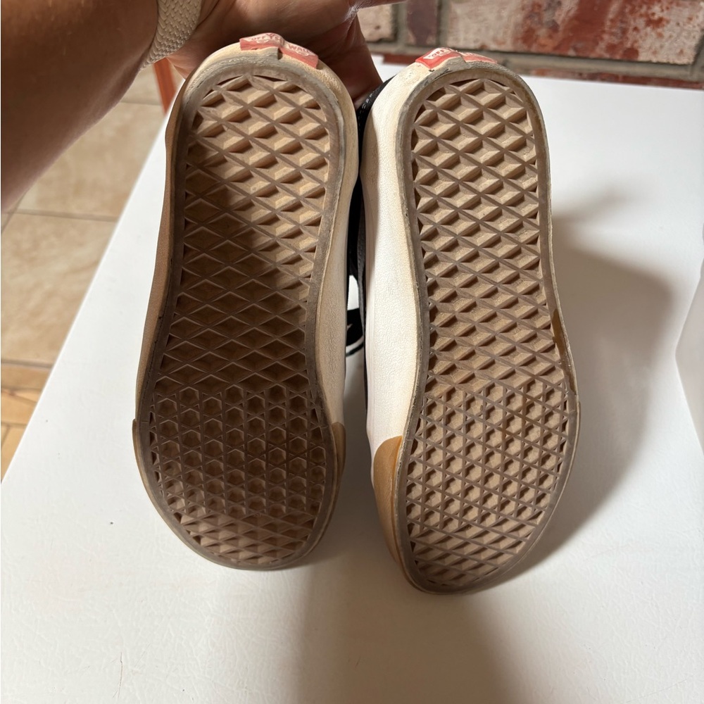 Vans - Picture 4 of 5